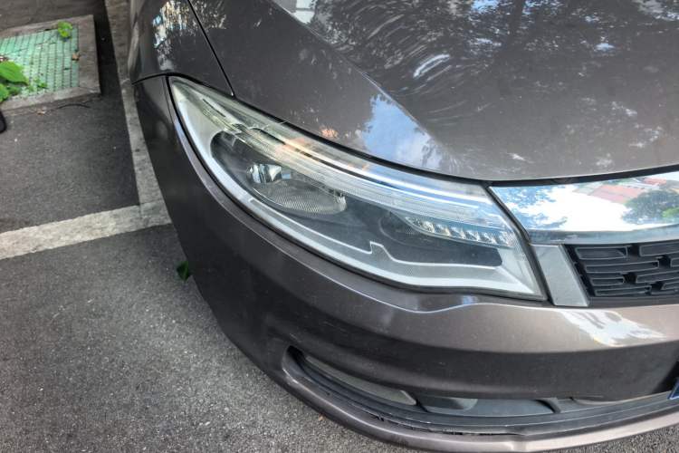 Used Qoros 3 2014 Sedan 1.6L Automatic Zhiyue Model Right Front Headlight