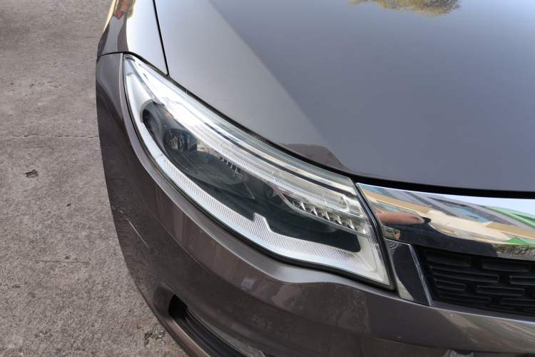 Used Qoros 3 2014 Sedan 1.6L Automatic Zhiyue Enhanced Model Right Front Headlight