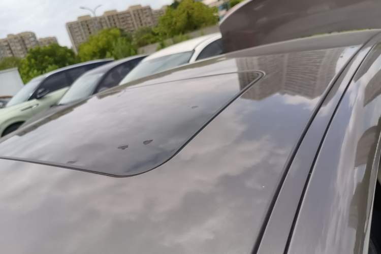 Used Qoros 3 2014 Sedan 1.6T Automatic ZhiZhen Model Roof