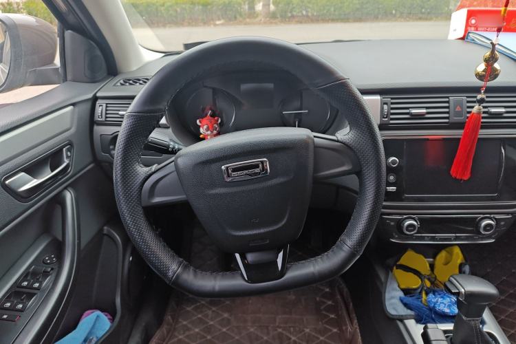 Used Qoros 3 2014 Sedan 1.6L Automatic Zhiyue Enhanced Model Steering Wheel