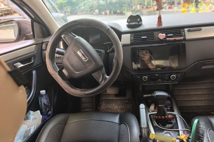Used Qoros 3 2014 Sedan 1.6L Automatic Zhiyue Model Steering Wheel