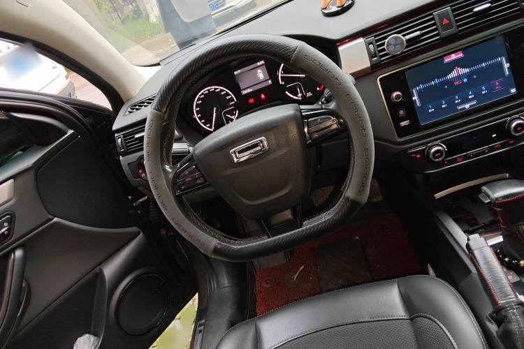 Used Qoros 3 2014 Sedan 1.6L Automatic Zhiyue Model Steering Wheel