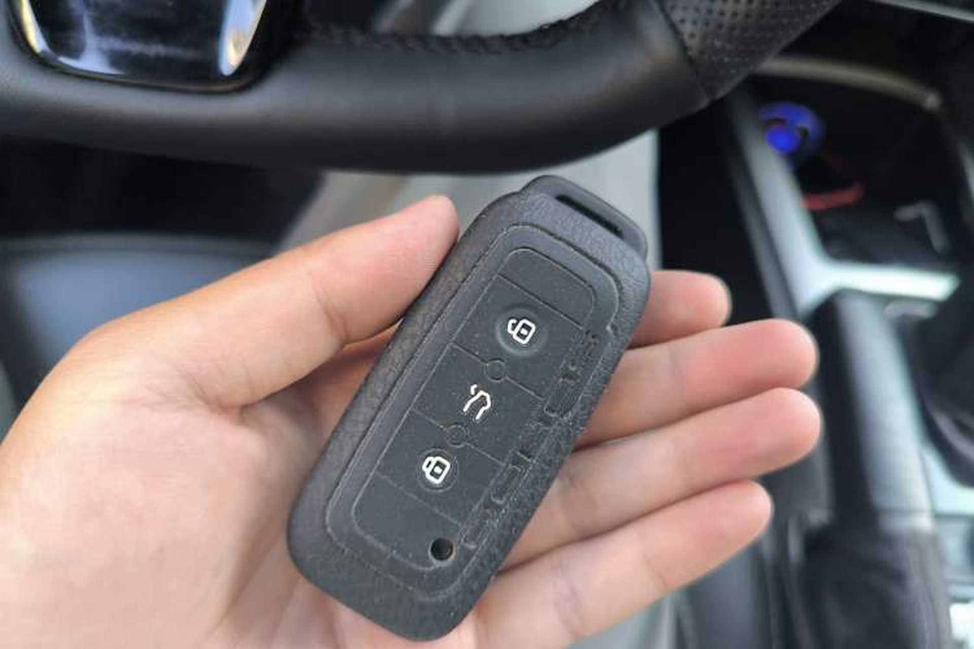 Used Qoros 3 2014 Sedan 1.6T Automatic Zhiyue Model Vehicle Key