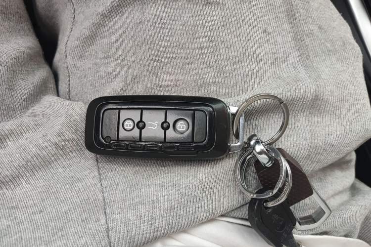 Used Qoros 3 2014 Sedan 1.6L Automatic Zhiyue Model Vehicle Key