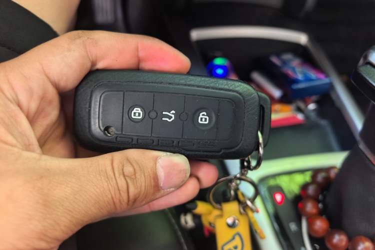 Used Qoros 3 2014 Sedan 1.6L Automatic Zhiyue Model Vehicle Key