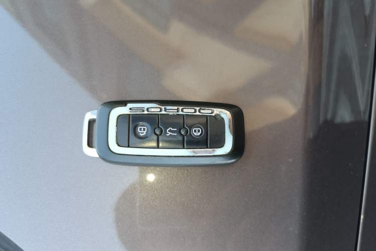 Used Qoros 3 2014 Sedan 1.6L Automatic Zhiyue Enhanced Model Vehicle Key