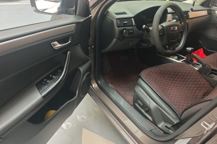Used Qoros 3 2014 Sedan 1.6L Automatic Zhiyue Enhanced Model Driver Seat