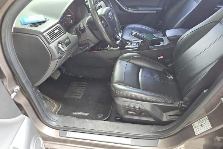 Used Qoros 3 2014 Sedan 1.6T Automatic ZhiZhen Model Driver Seat