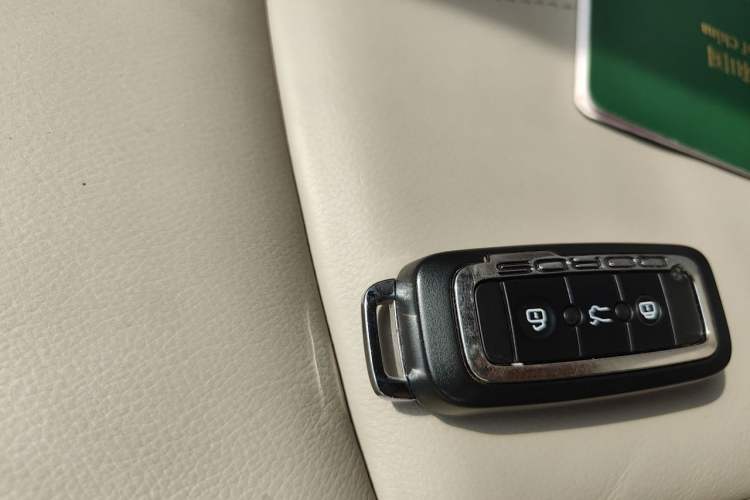 Used Qoros 3 2014 Sedan 1.6T Automatic ZhiZhen Model Vehicle Key