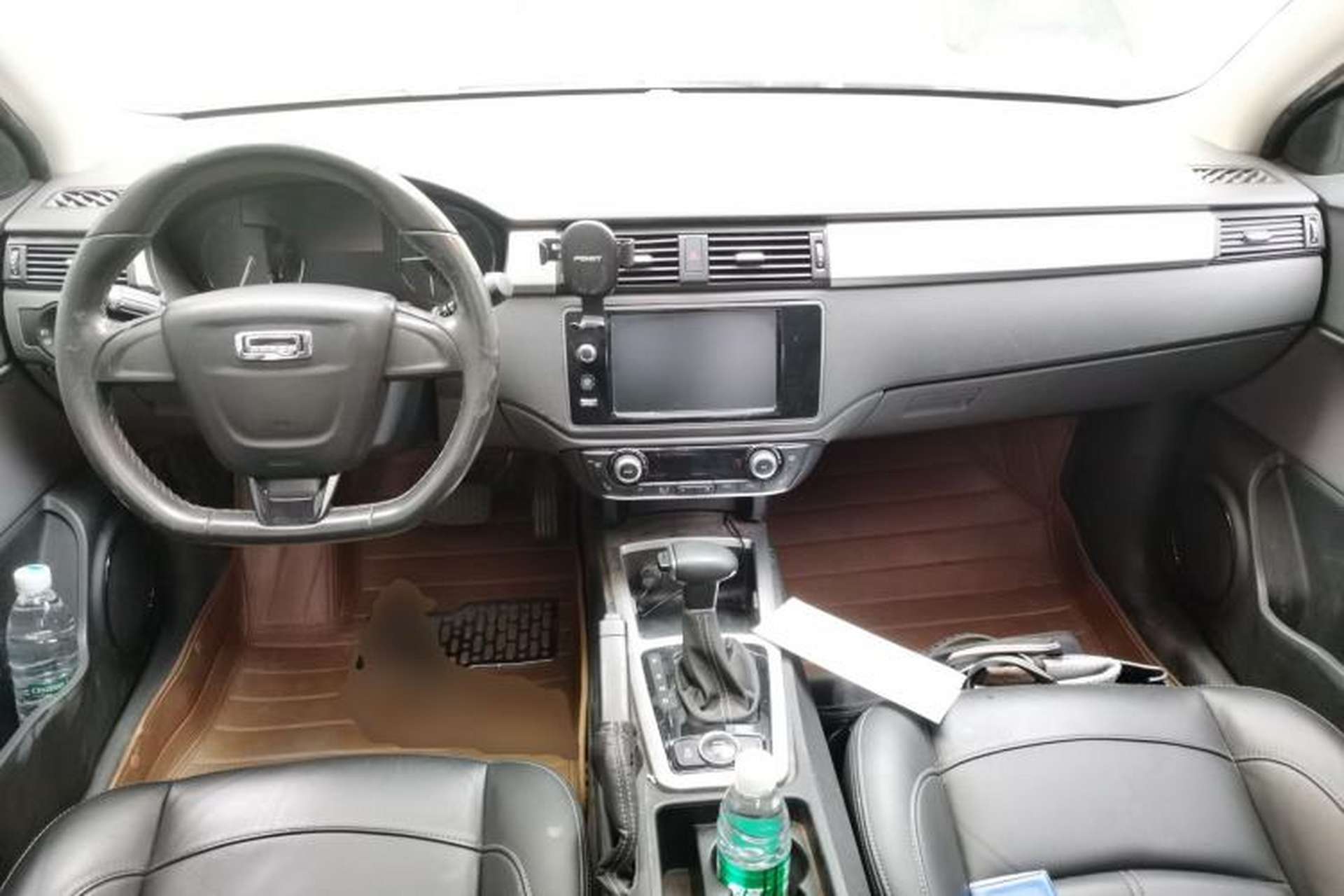 Used Qoros 3 2014 Sedan 1.6L Automatic Zhiyue Model Center Console