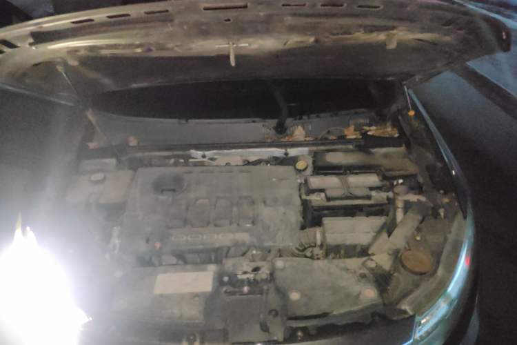 Used Qoros 3 2014 Sedan 1.6L Manual Zhiyue Model Engine Bay