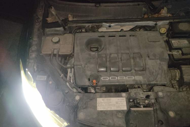 Used Qoros 3 2014 Sedan 1.6L Manual Zhiyue Model Engine Bay Right