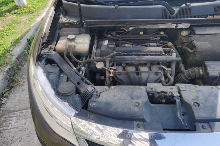 Used Qoros 3 2014 Sedan 1.6L Automatic Zhiyue Model Engine Bay Right