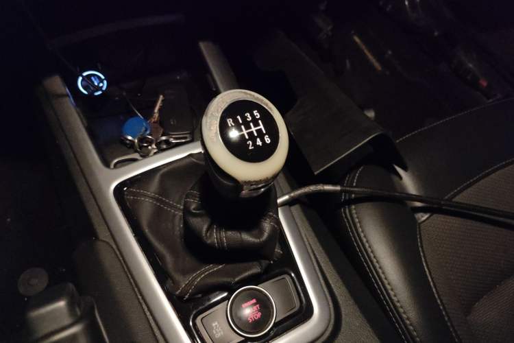 Used Qoros 3 2014 Sedan 1.6L Manual Zhiyue Model Gear Lever