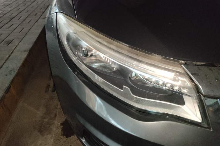 Used Qoros 3 2014 Sedan 1.6L Manual Zhiyue Model Right Front Headlight