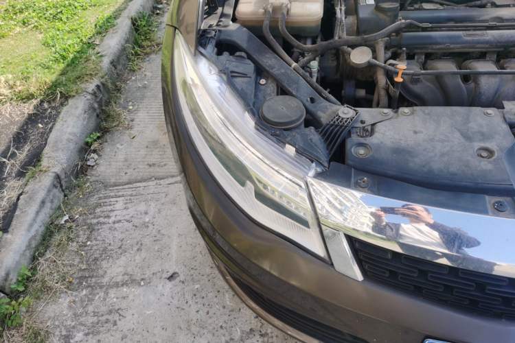 Used Qoros 3 2014 Sedan 1.6L Automatic Zhiyue Model Right Front Headlight