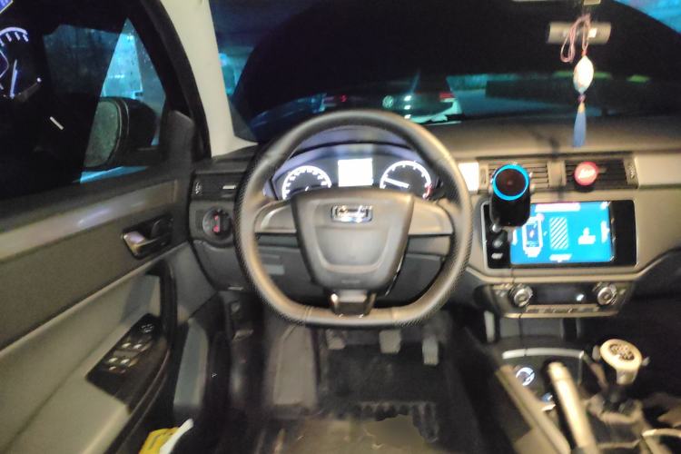 Used Qoros 3 2014 Sedan 1.6L Manual Zhiyue Model Steering Wheel