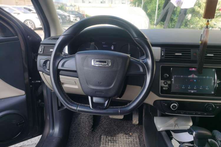 Used Qoros 3 2014 Sedan 1.6L Automatic Zhiyue Model Steering Wheel