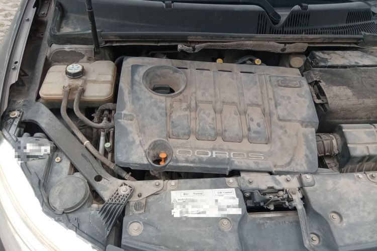 Used Qoros 3 2014 Sedan 1.6L Automatic Zhiyue Model Engine Bay Right