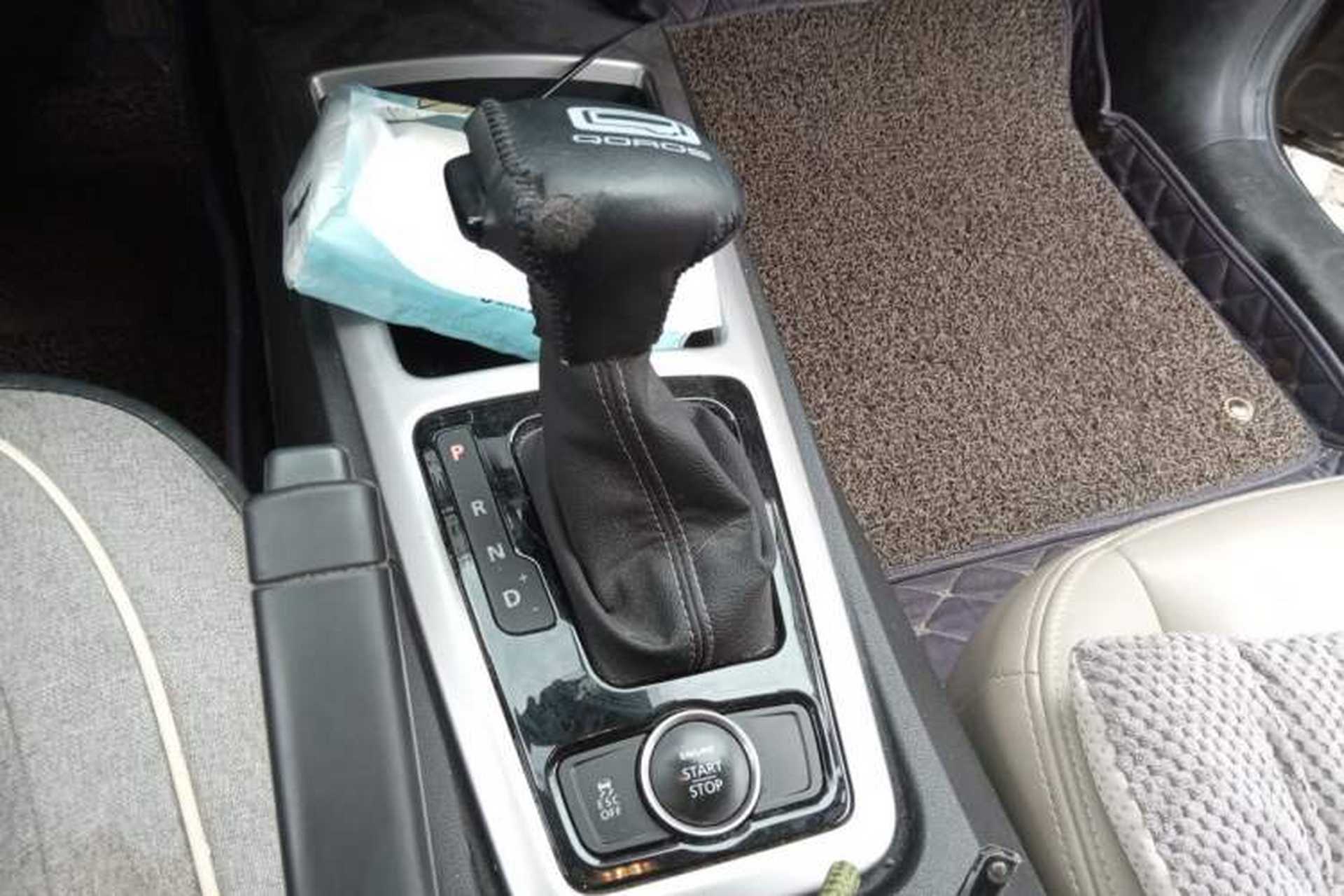 Used Qoros 3 2014 Sedan 1.6L Automatic Zhiyue Model Gear Lever