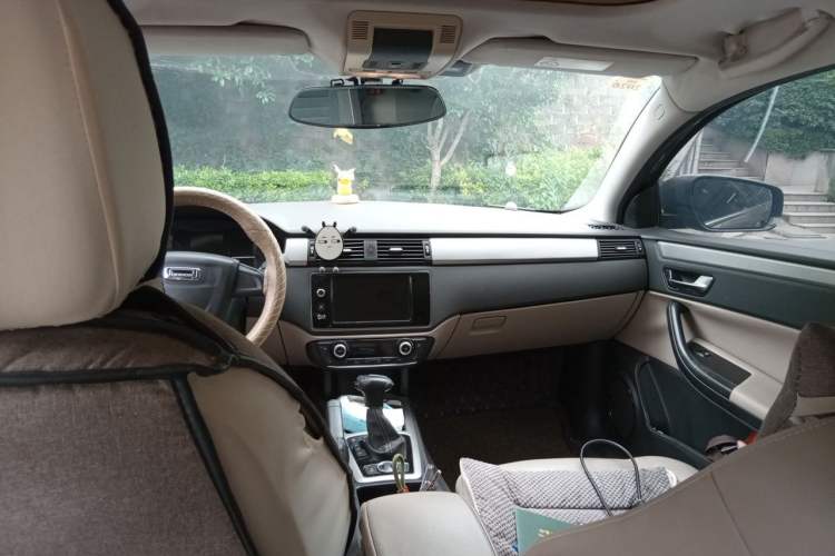Used Qoros 3 2014 Sedan 1.6L Automatic Zhiyue Model Headliner