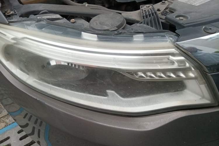 Used Qoros 3 2014 Sedan 1.6L Automatic Zhiyue Model Right Front Headlight