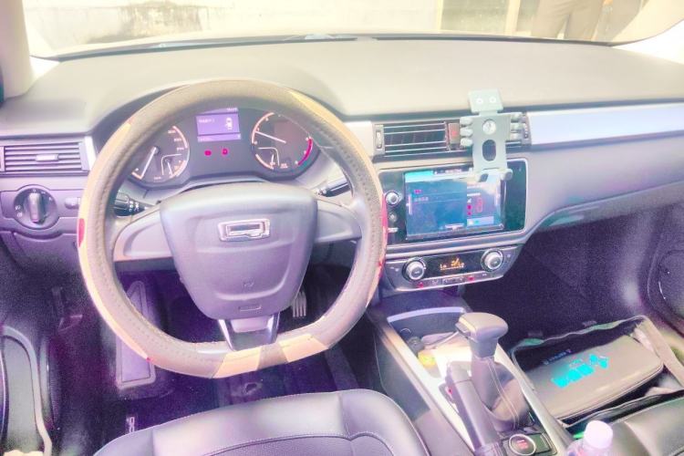 Used Qoros 3 2014 Sedan 1.6L Automatic Zhiyue Model Steering Wheel