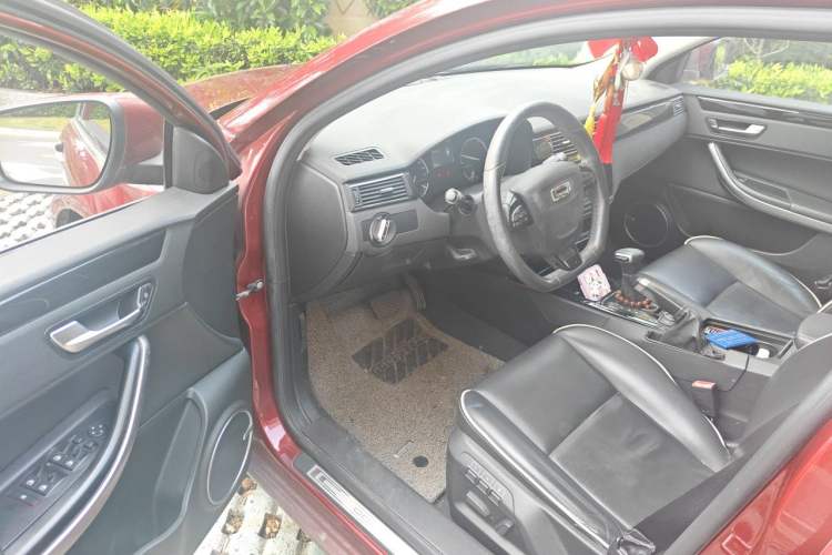 Used Qoros 3 2014 Hatchback 1.6T Automatic ZhiZhen Model Driver Seat