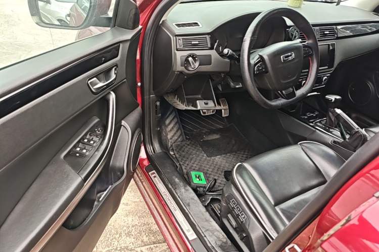 Used Qoros 3 2014 Hatchback 1.6T Automatic ZhiZhen Model Driver Seat