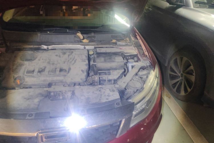 Used Qoros 3 2014 Hatchback 1.6L Automatic Zhiyue Model Engine Bay Left