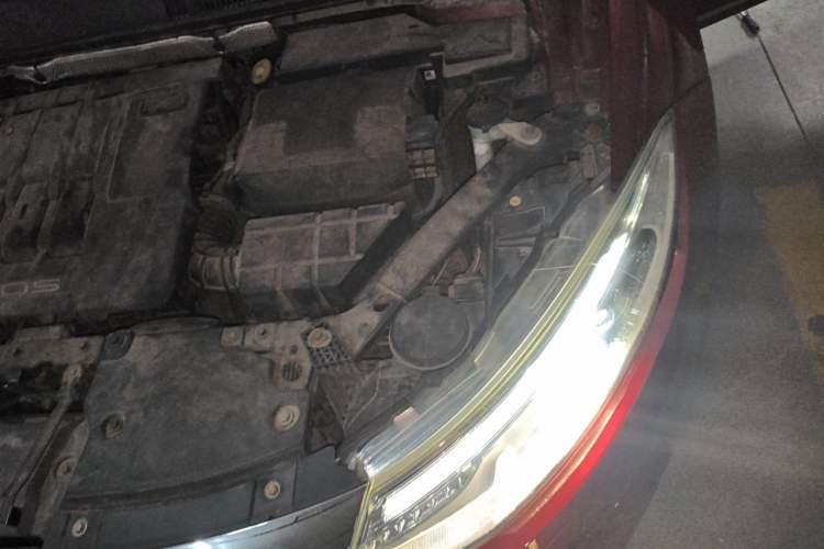 Used Qoros 3 2014 Hatchback 1.6T Automatic ZhiZhen Model Engine Bay Left