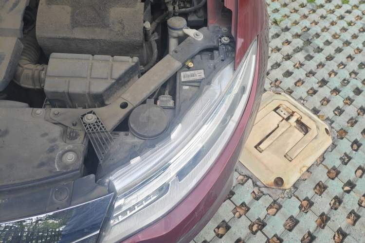 Used Qoros 3 2014 Hatchback 1.6T Automatic ZhiZhen Model Engine Bay Left