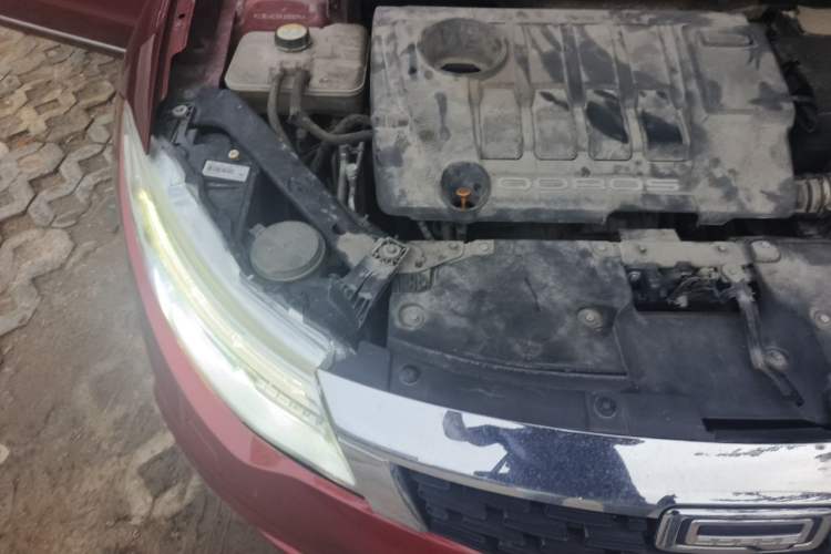 Used Qoros 3 2014 Hatchback 1.6T Automatic ZhiZhen Model Engine Bay Right