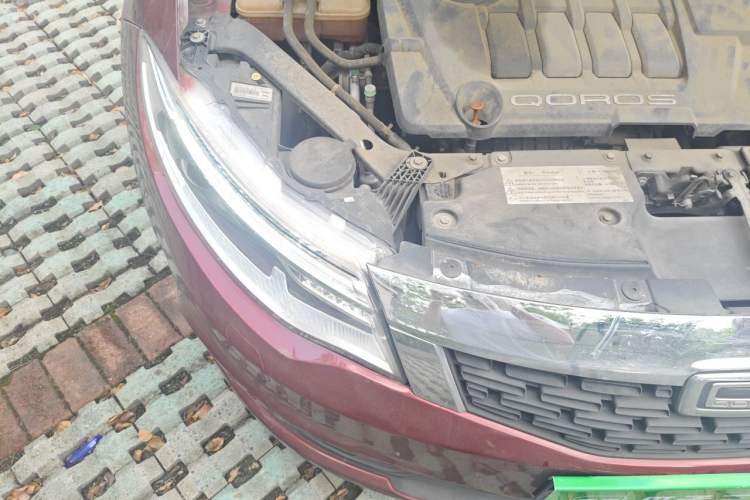 Used Qoros 3 2014 Hatchback 1.6T Automatic ZhiZhen Model Engine Bay Right