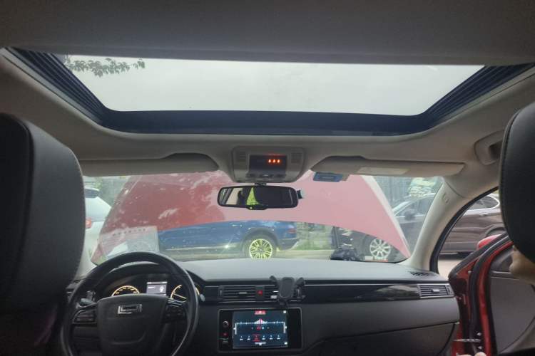 Used Qoros 3 2014 Hatchback 1.6T Automatic ZhiZhen Model Headliner