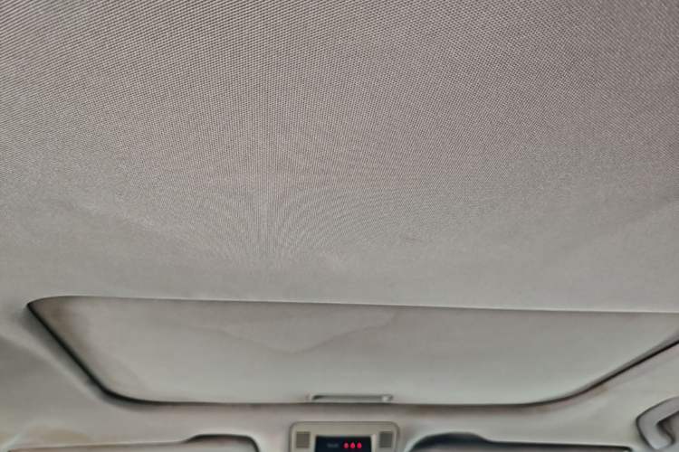 Used Qoros 3 2014 Hatchback 1.6T Automatic ZhiZhen Model Headliner