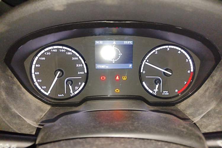 Used Qoros 3 2014 Hatchback 1.6L Automatic Zhiyue Enhanced Model Instrument Cluster