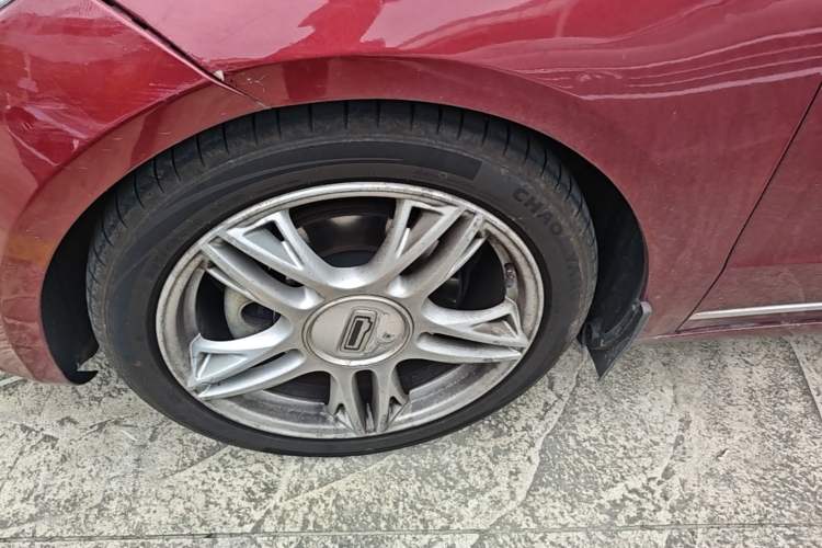 Used Qoros 3 2014 Hatchback 1.6T Automatic ZhiZhen Model Left Front Wheel Hub