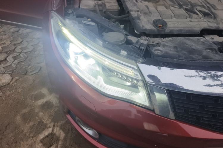 Used Qoros 3 2014 Hatchback 1.6T Automatic ZhiZhen Model Right Front Headlight