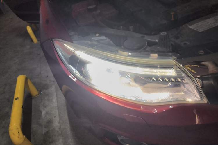 Used Qoros 3 2014 Hatchback 1.6T Automatic ZhiZhen Model Right Front Headlight