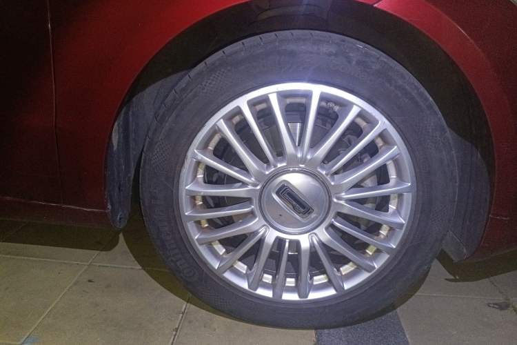 Used Qoros 3 2014 Hatchback 1.6T Automatic Zhiyue Enhanced Model Right Front Wheel Hub