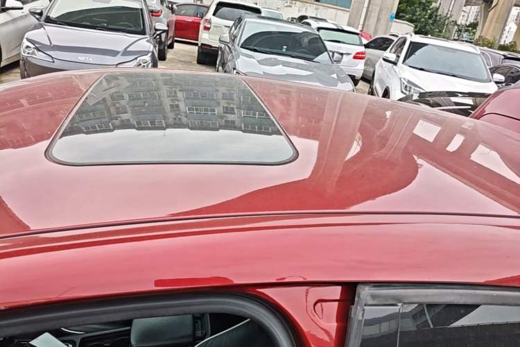 Used Qoros 3 2014 Hatchback 1.6T Automatic ZhiZhen Model Roof