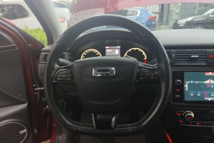 Used Qoros 3 2014 Hatchback 1.6T Automatic ZhiZhen Model Steering Wheel