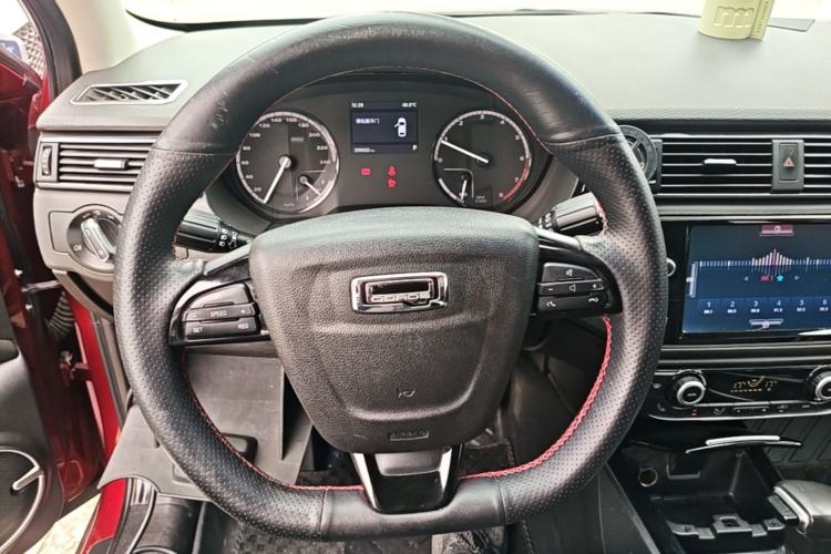 Used Qoros 3 2014 Hatchback 1.6T Automatic ZhiZhen Model Steering Wheel
