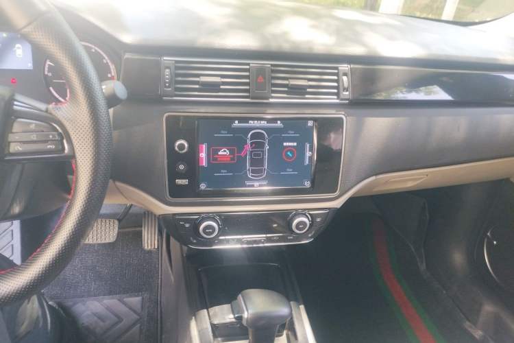 Used Qoros 3 2014 Hatchback 1.6T Automatic ZhiZhen Model Audio And AC Panel