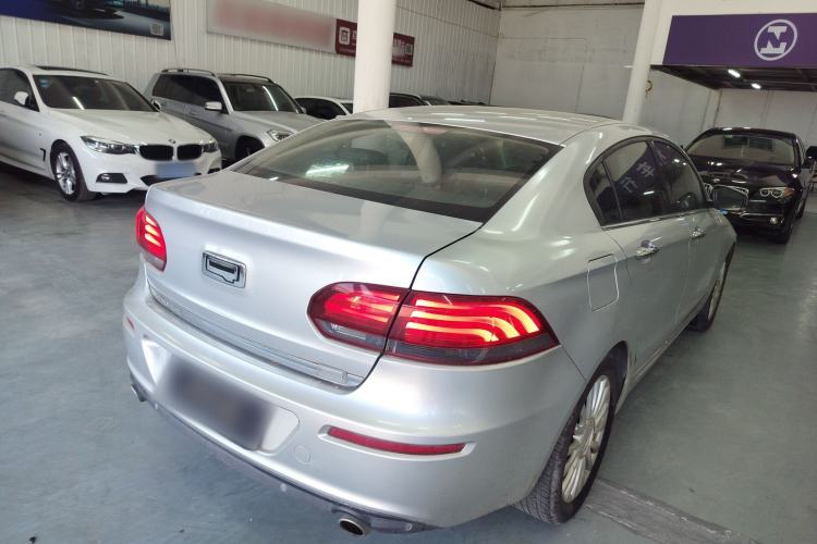 Used Qoros 3 2014 Sedan 1.6T Automatic ZhiZhen Model Exterior 5