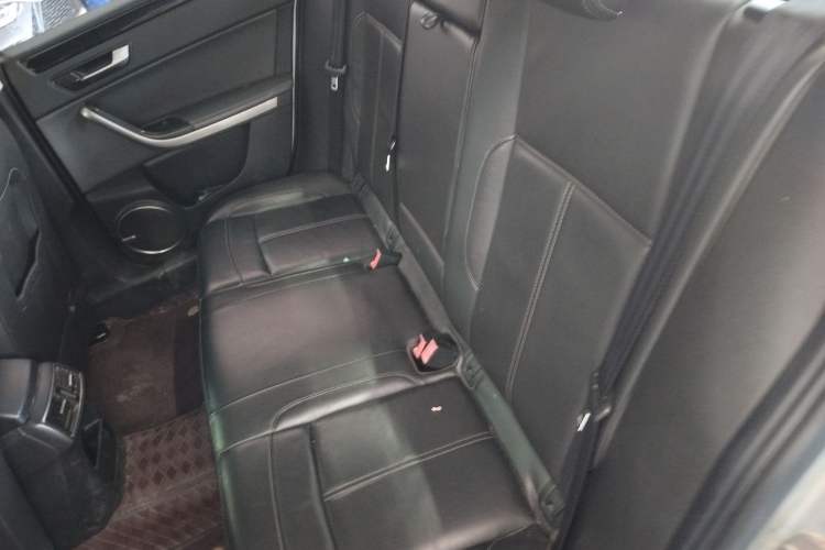 Used Qoros 3 2014 Sedan 1.6T Automatic ZhiZhen Model Interior 4