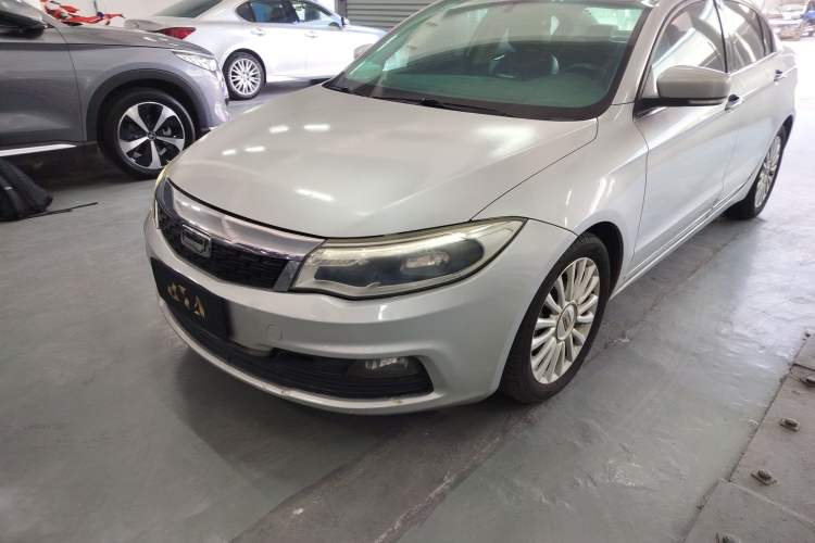 Used Qoros 3 2014 Sedan 1.6T Automatic ZhiZhen Model Left Front Headlight