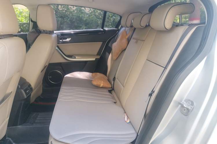 Used Qoros 3 2014 Hatchback 1.6T Automatic ZhiZhen Model Left Rear Seat