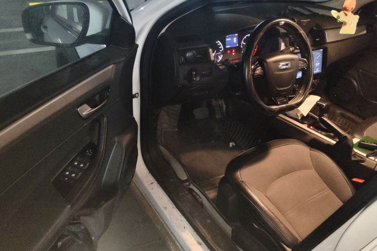 Used Qoros 3 2014 Hatchback 1.6L Automatic Zhiyue Enhanced Model Driver Seat
